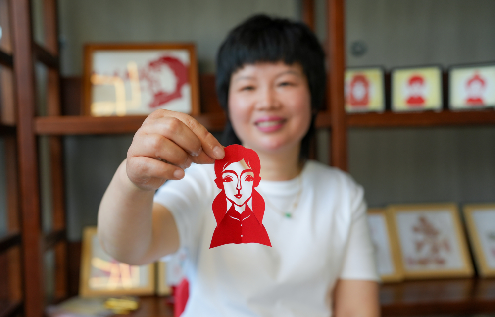 只需三分钟，一个人物肖像便跃然纸上。.jpg